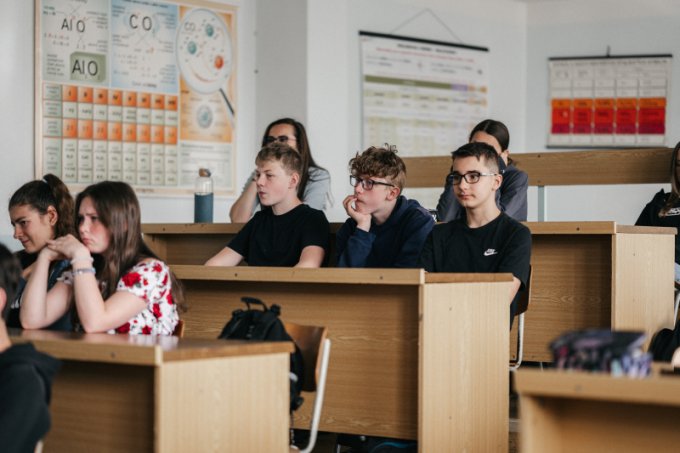 Dvě hodiny s ÚDiF aneb HAUSER Science Day